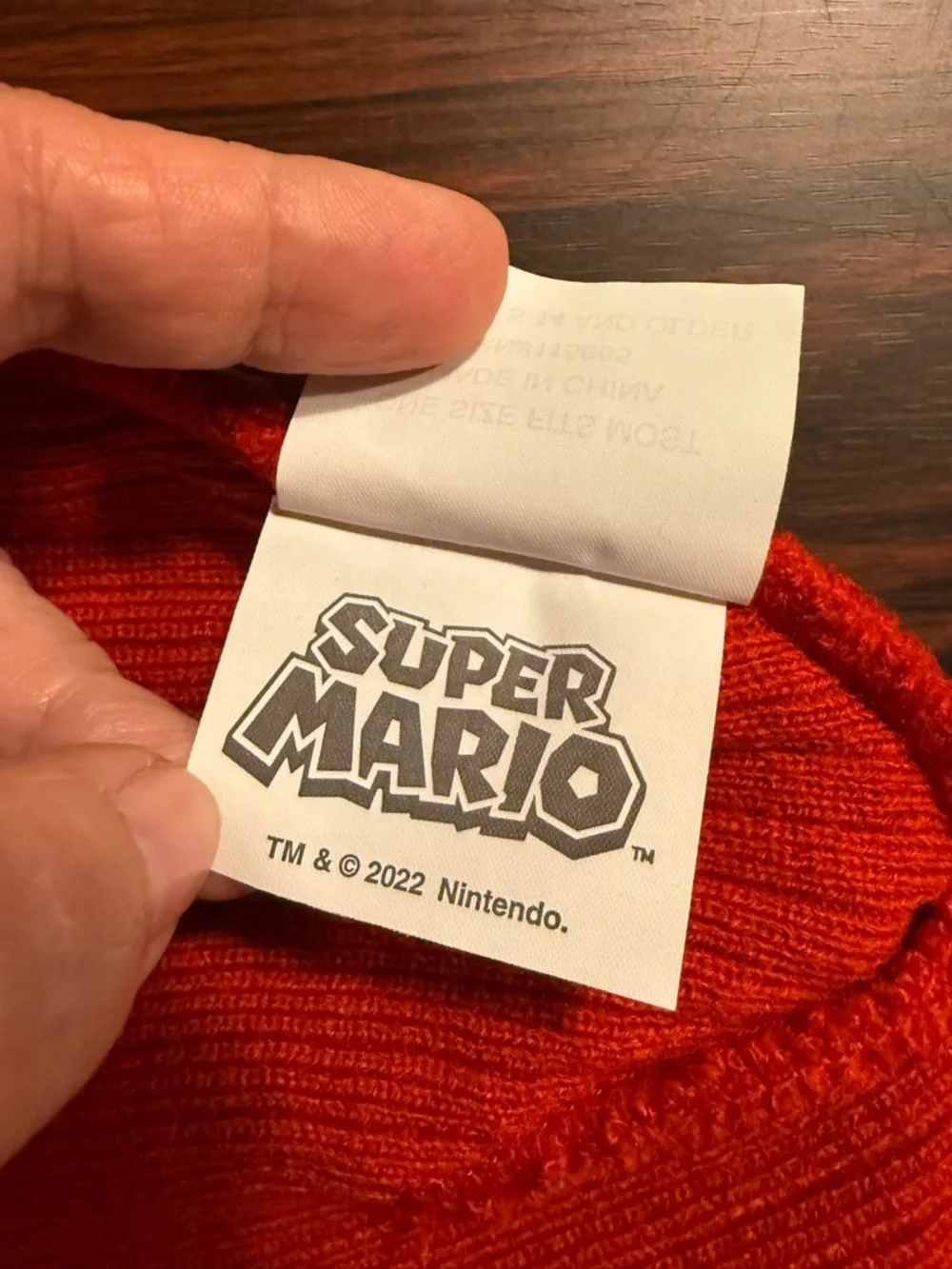 NWOT Super Mario Bright Red Knit Beanie Hat Embroidered Patch Unisex Adult - Picture 5 of 5